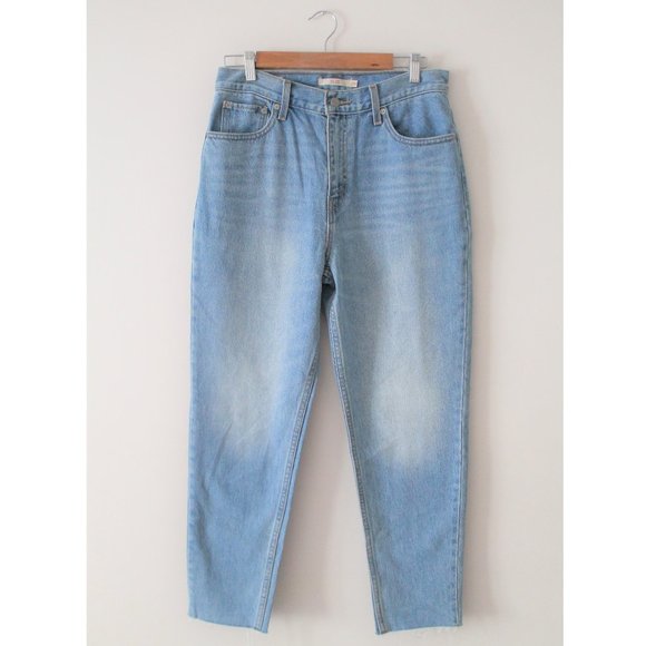 Levi's Mom Jean 27" / Size 29 / Sneak Peek Light Blue High Rise Relaxed Leg - Picture 5 of 12